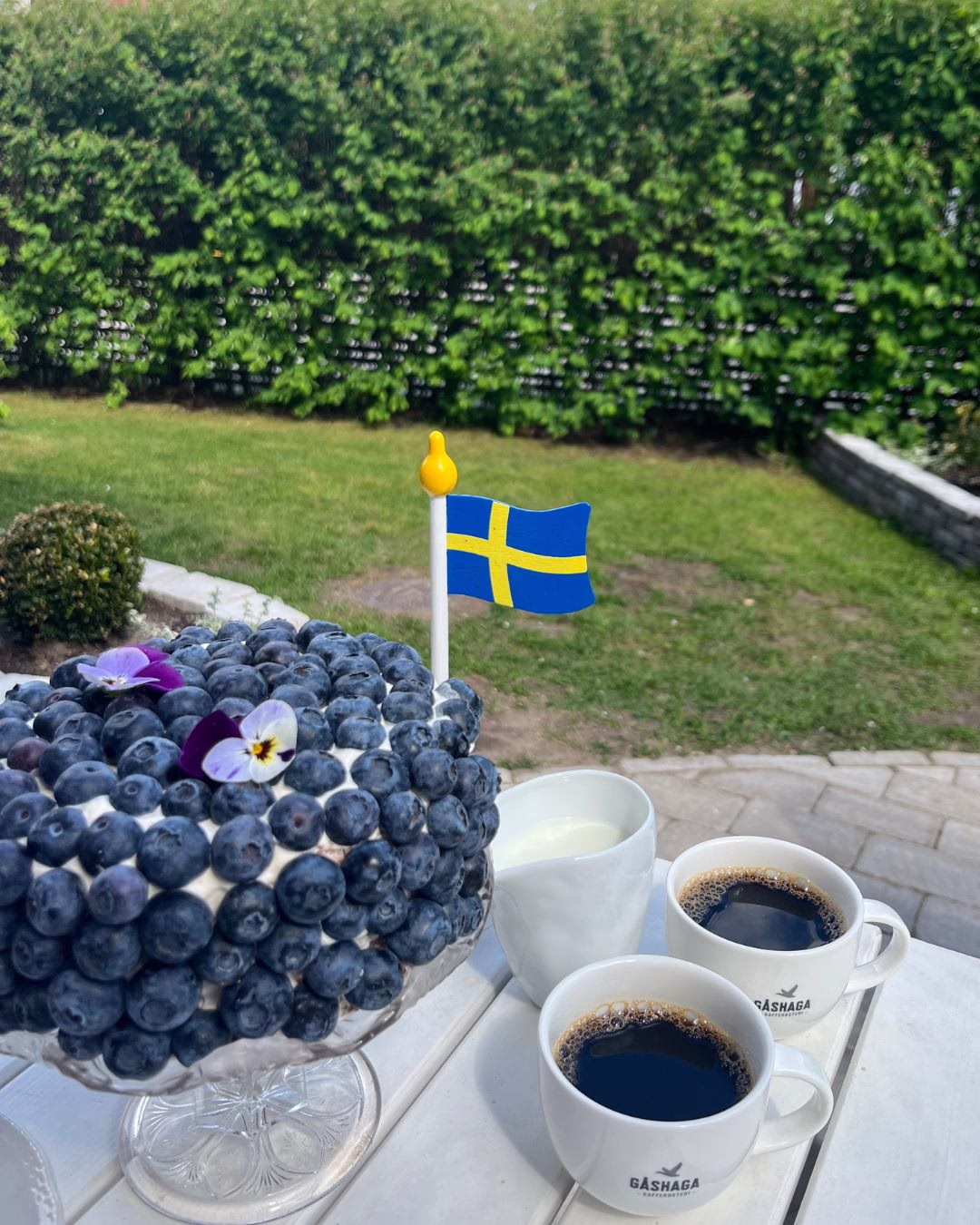 Sommartårta till firande av Sveriges nationaldag, midsommar eller annan sommarfest